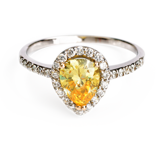 Get Ariana Grande's diamond engagement ring - Shiny Rock Polished